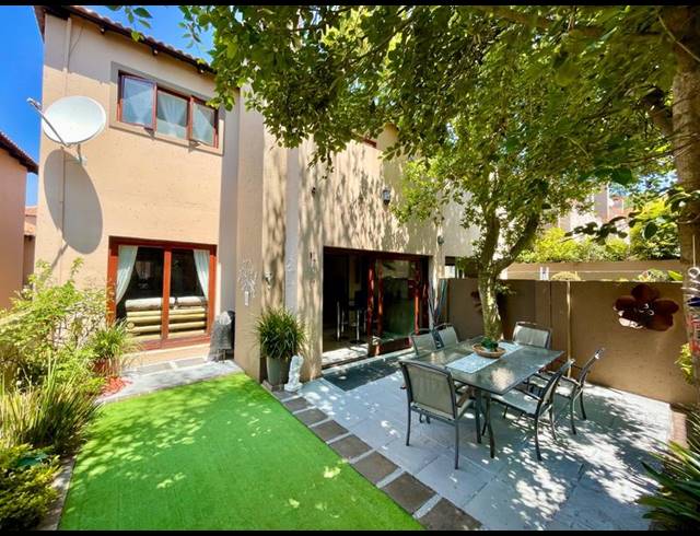 2 BEDROOM TOWNHOUSE FOR SALE IN NOORDHEUWEL